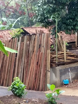 Toko Bahan Bangunan Kayu