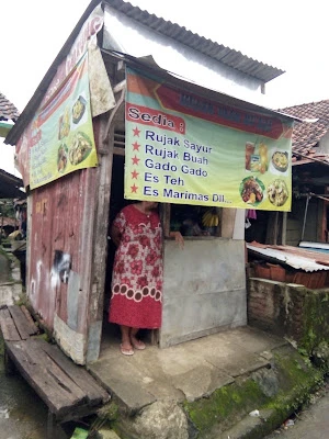 Warung rujak uleg bu kas