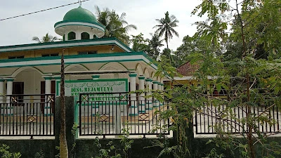 Mushola Baitussalam Al Radas