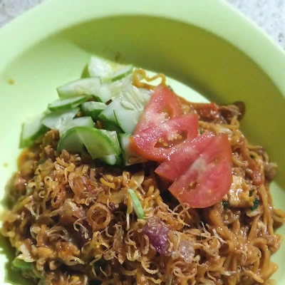 NASI GORENG DAN AYAM GEPREK
