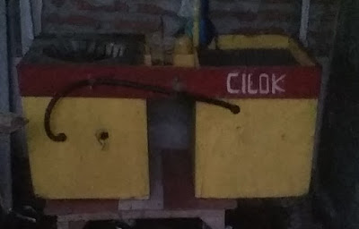 Cilok gerobak kuning
