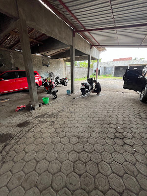 Cuci dan salon mobil