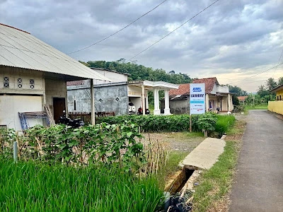 Dinda 'Azzam Laundry