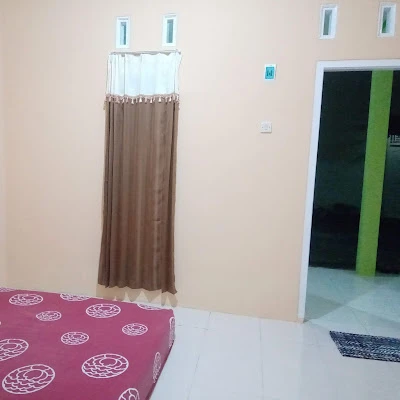 Kost tiga (3) bersaudara