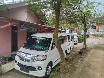 Garasi Belalang Tempur Tour & Travel
