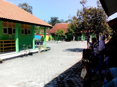 SD Negeri Karang Tengah 04