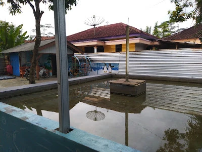 Kolam Renang Sompok Tlaga