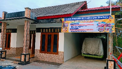Les Privat Cahaya Debri