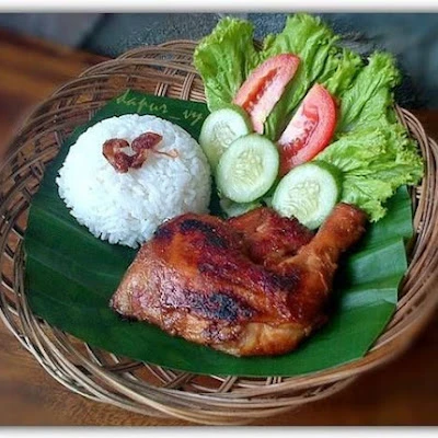 AYAM GORENG FAMILI