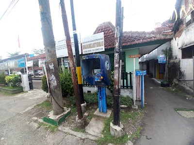 Alley Laundry