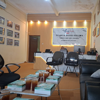 DELIMA TOURS AND TRAVEL UMROH DAN HAJI