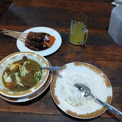 Sate Gulai Kambing "Bu Mus"