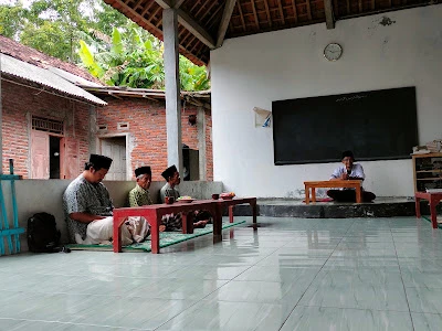 Pondok Pesantren Al Wiqor Kombongan