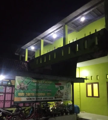 Pondok pesantren API darul falah