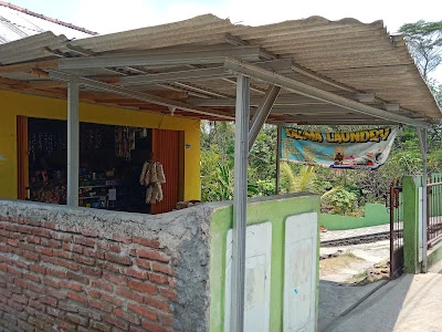 Warung kuning(salma laundry)