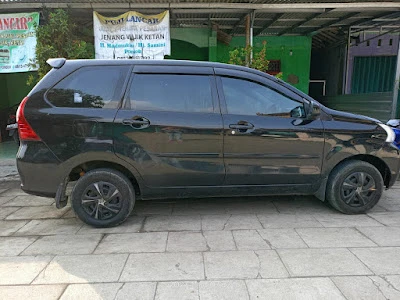 Niki Arrasy Rent Car