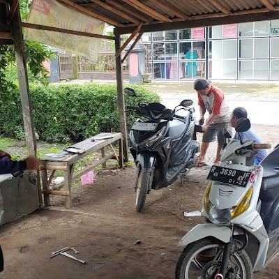 Bengkel motor gayam