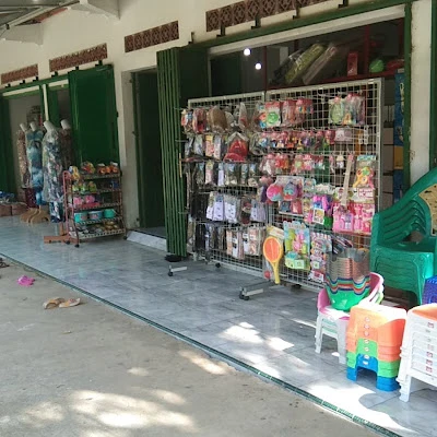 Warung pak Amad bakul pari