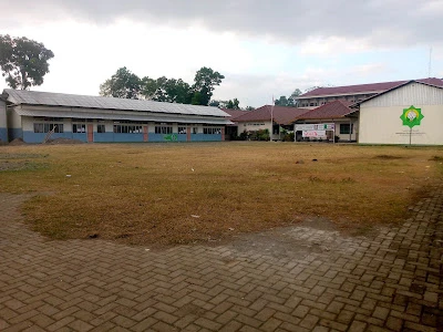 Asrama gedung putih, tahfidz dan bahasa depan SMA Islam Andalusia Kebasen Banyumas