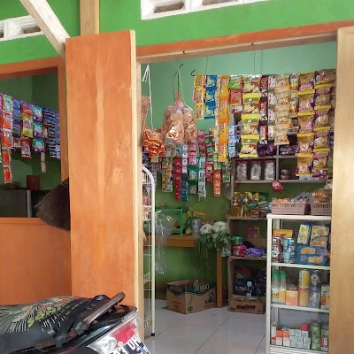 Warung kelontong mang ujang