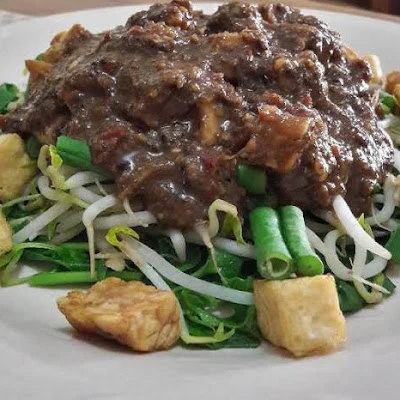 Warung Rujak Mama Dewi