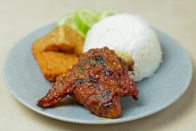 Belindo Kitchen Karangsetul : Ayam Bakar, Goreng dan Rice Bowl