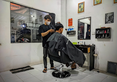 Emyu Barber