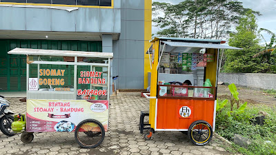 Es Teh Bolo dan Siomay Bandung