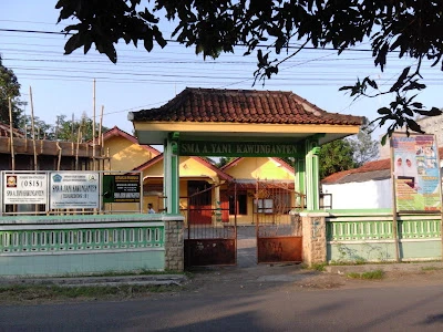 SMA Ahmad Yani Kawunganten