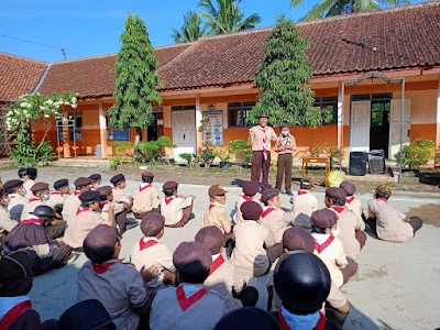 SD N 2 Mengangkang