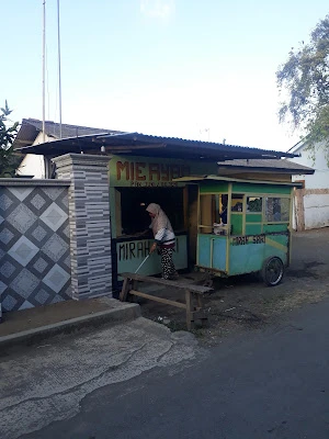 Pak Juki's Chicken Noodle Warung