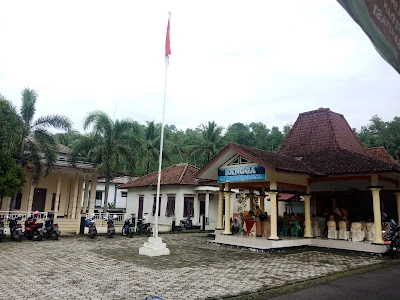 Kantor Kecamatan Cipari
