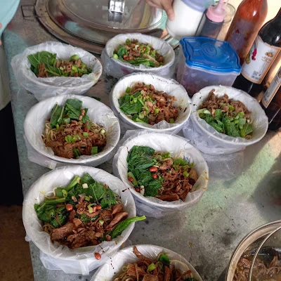 Mie AYAM DHEWAGANG