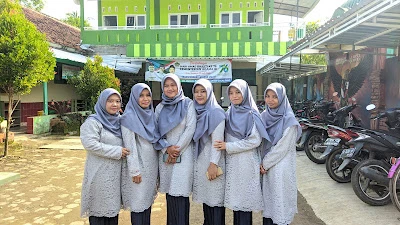 MI Nurul Amin Al - Hidayah Cikalong