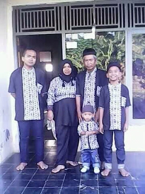 Penjahit ibu uju