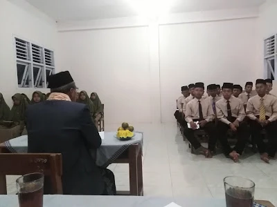 Pondok Pesantren Darul Qurro Kawunganten
