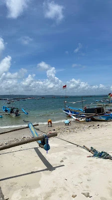 Perahu pesiar kecil pantai timur