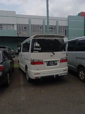 Travel bos wedok