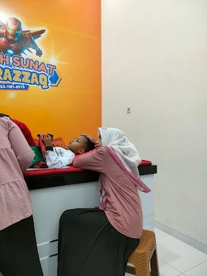 RUMAH SUNAT AR RAZZAQ GANDRUNGMANGU