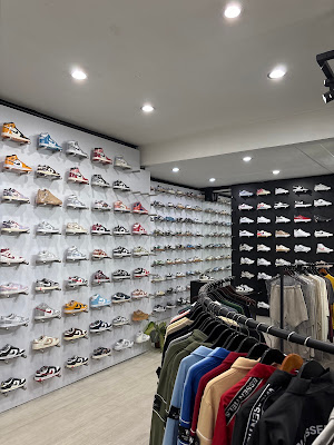 FOUR KICKS® STORE