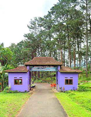 Gerbang wisata sirah