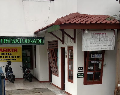 Hotel Teratai Putih