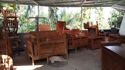 HR18 Furniture