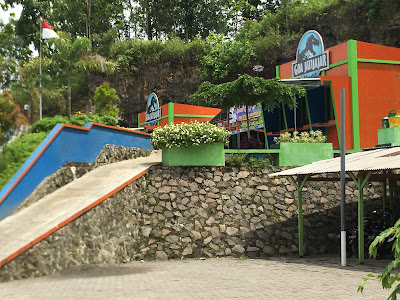 Jatijajar Cave Parking Area