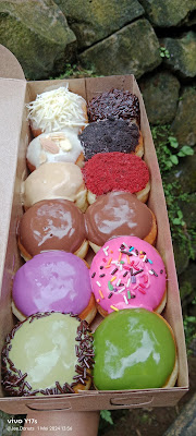 Jee. Donuts