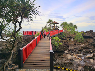 Jembatan Merah Menganti