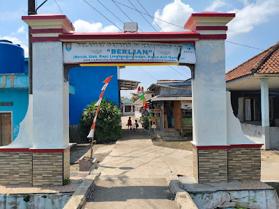 Juragan Ikan Asin Kampung Laut