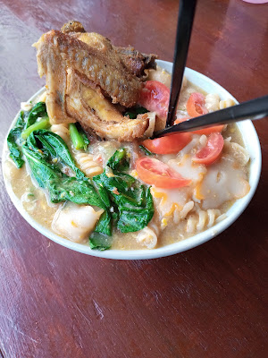 Karedok Bu Ene / Karedok, kupat Tahu, Soto, Aneka Ayam