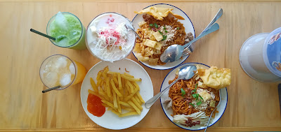 KEDAI KUMI