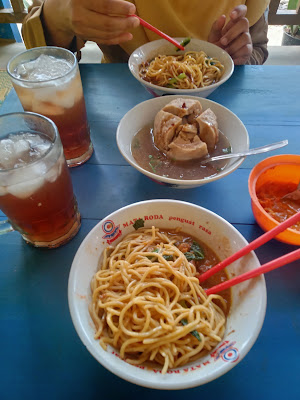 Kedai Makan Mba En